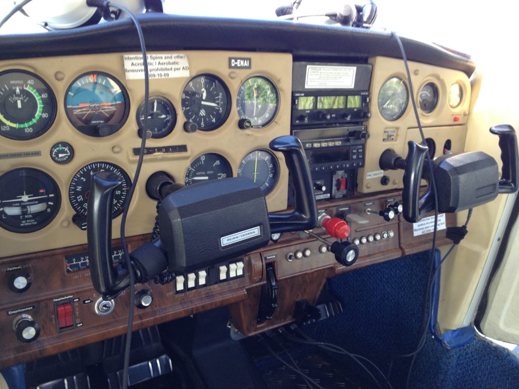 Cessna 152 Cockpit