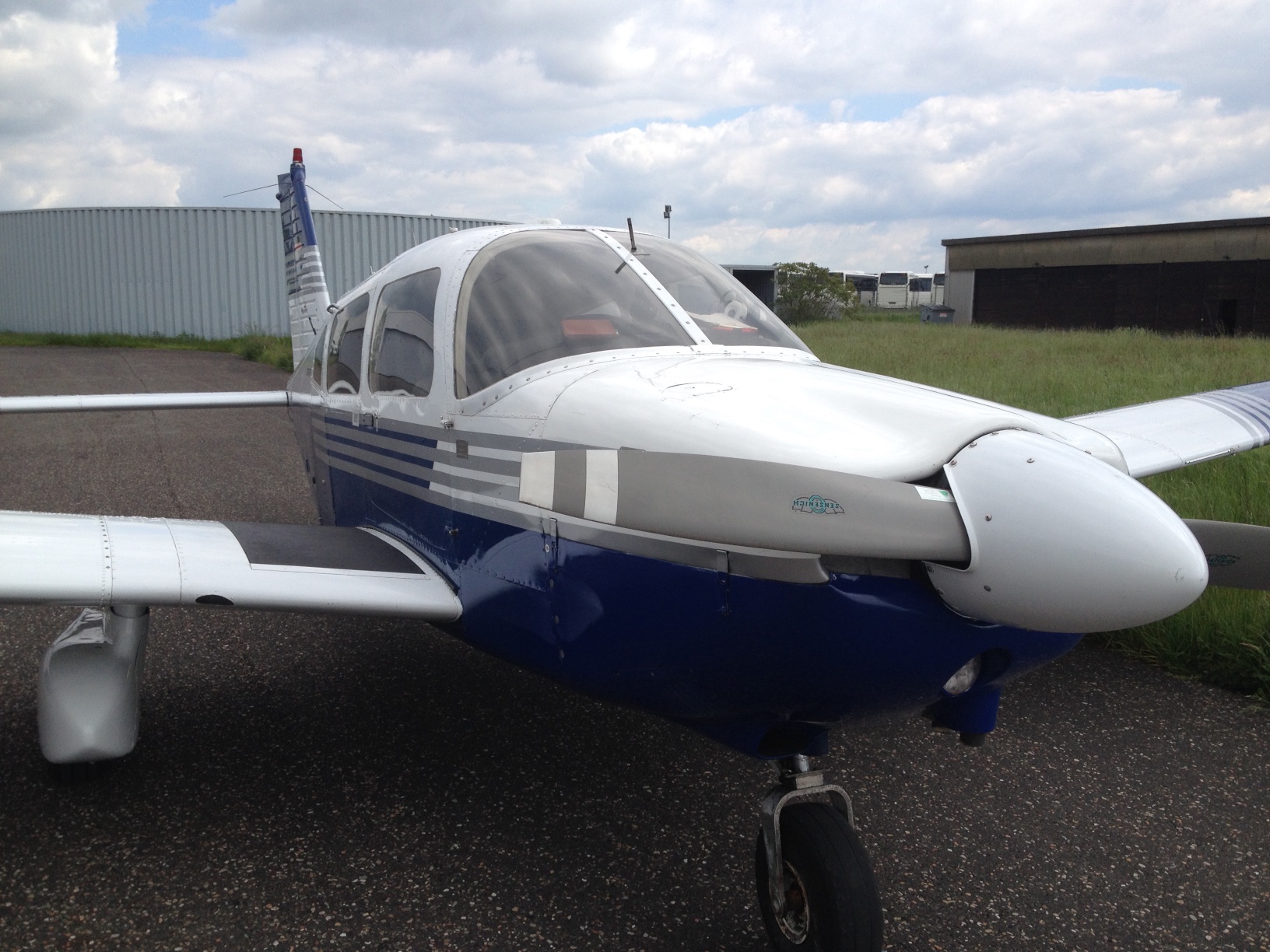 Piper PA-28 Archer von Vorne