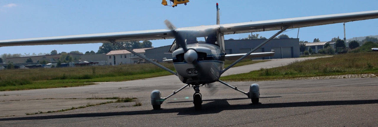 Cessna 152 Coming2